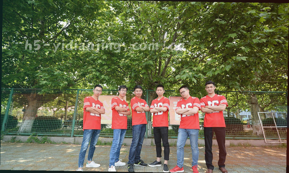 名单表格与人员流动箭头并列的信息图，变动位置以荧光绿标出